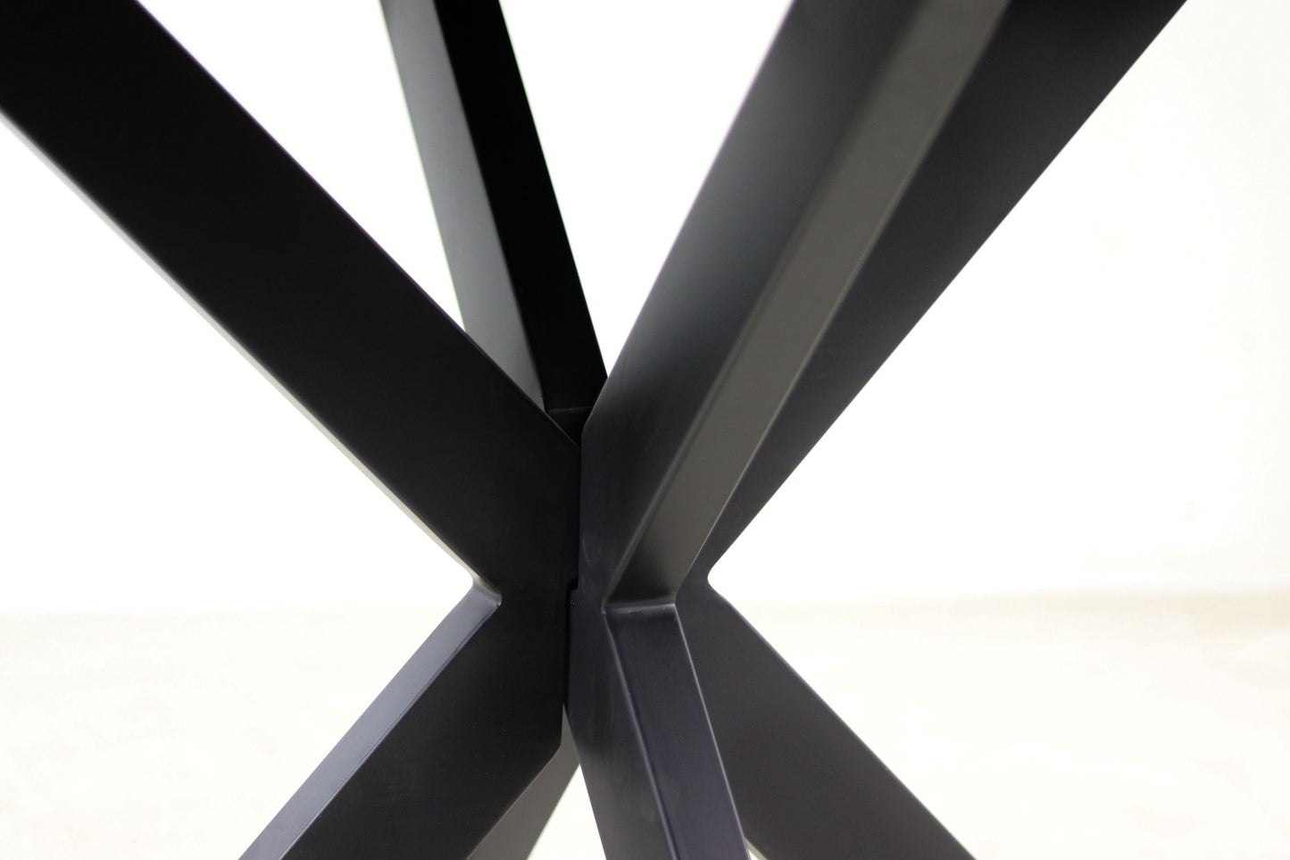 HSM Kollektion-Runder Esstisch Melbourne-140x140x76-Schwarz-Mango/Metall