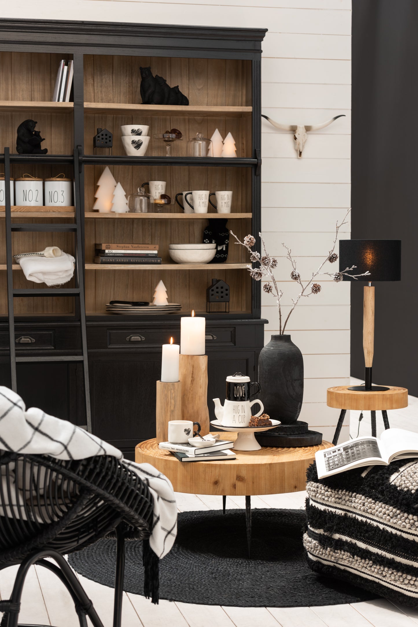 Bücherschrank mit Leiter Holz / schwarz/ natur